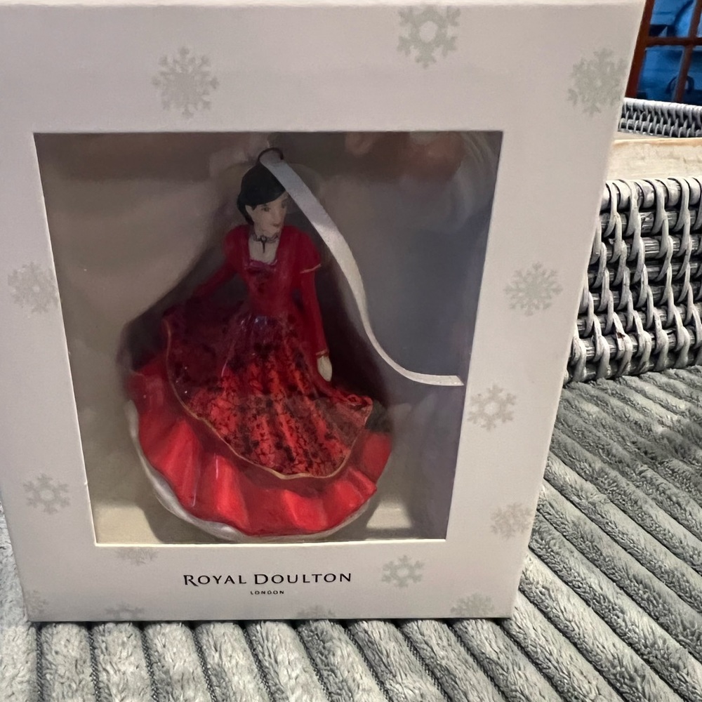 Royal Doulton “Joy To The World”Christmas Ornament